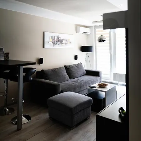 Ah Povazska Apartment *